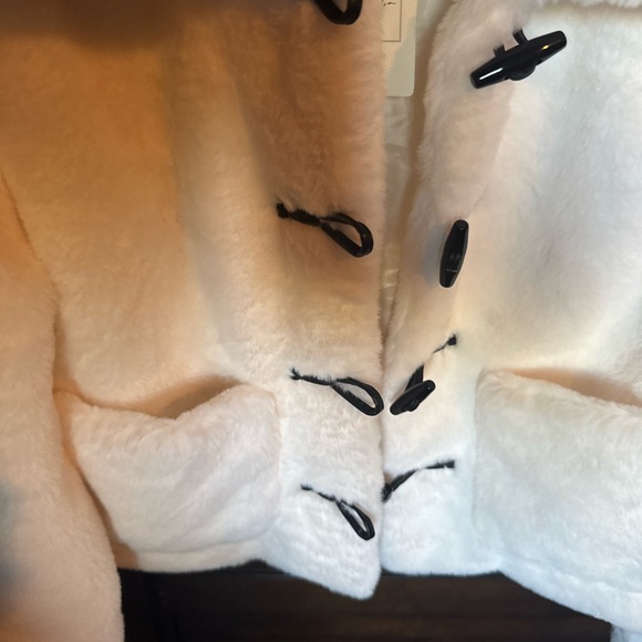 Active User Faux-Fur Toggle Jacket - Size M Brand New with tags - Picture 4 of 9